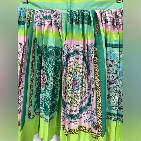 LOOKS LIKE DOLCE GABBANA PATTERN TOP AND SKIRT SET SUIT - Picture 5 of 7